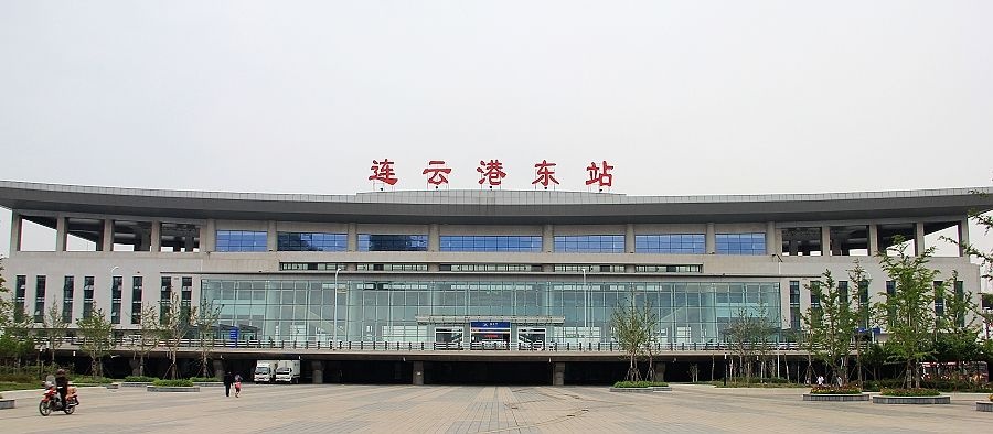 连云港东站站内广告牌灯箱广告牌