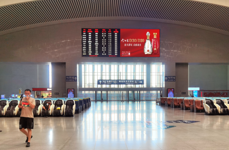 南昌站二层候车大厅壁挂灯箱广告报价