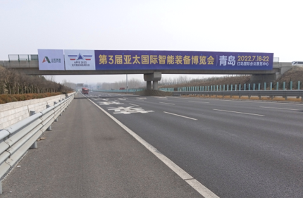 济南绕城高速跨线桥大牌广告