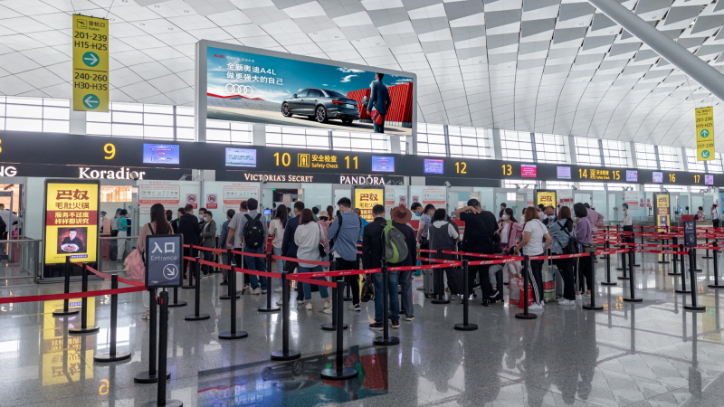 郑州新郑国际机场出发安检口LED大屏广告