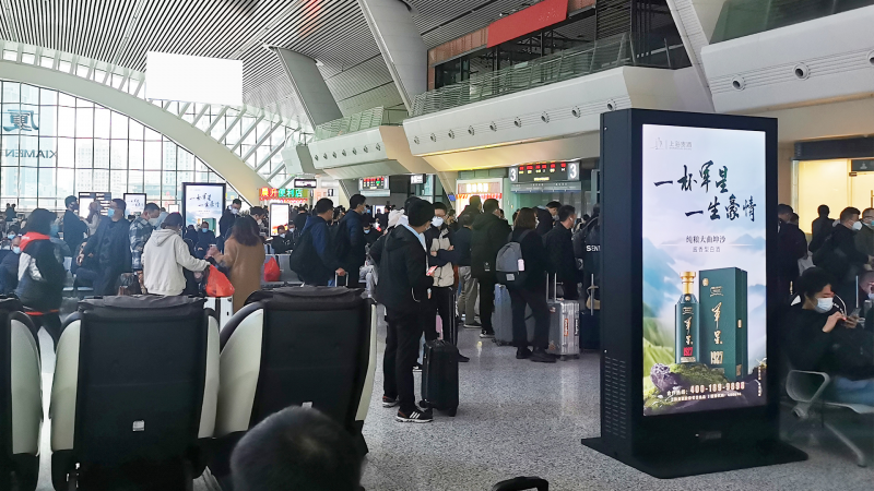 厦门站候车室独立刷屏广告